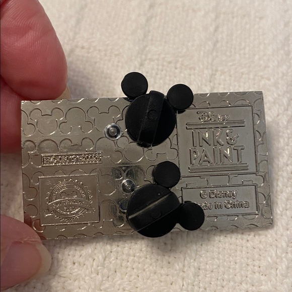 Disney pins - Picture 7 of 7